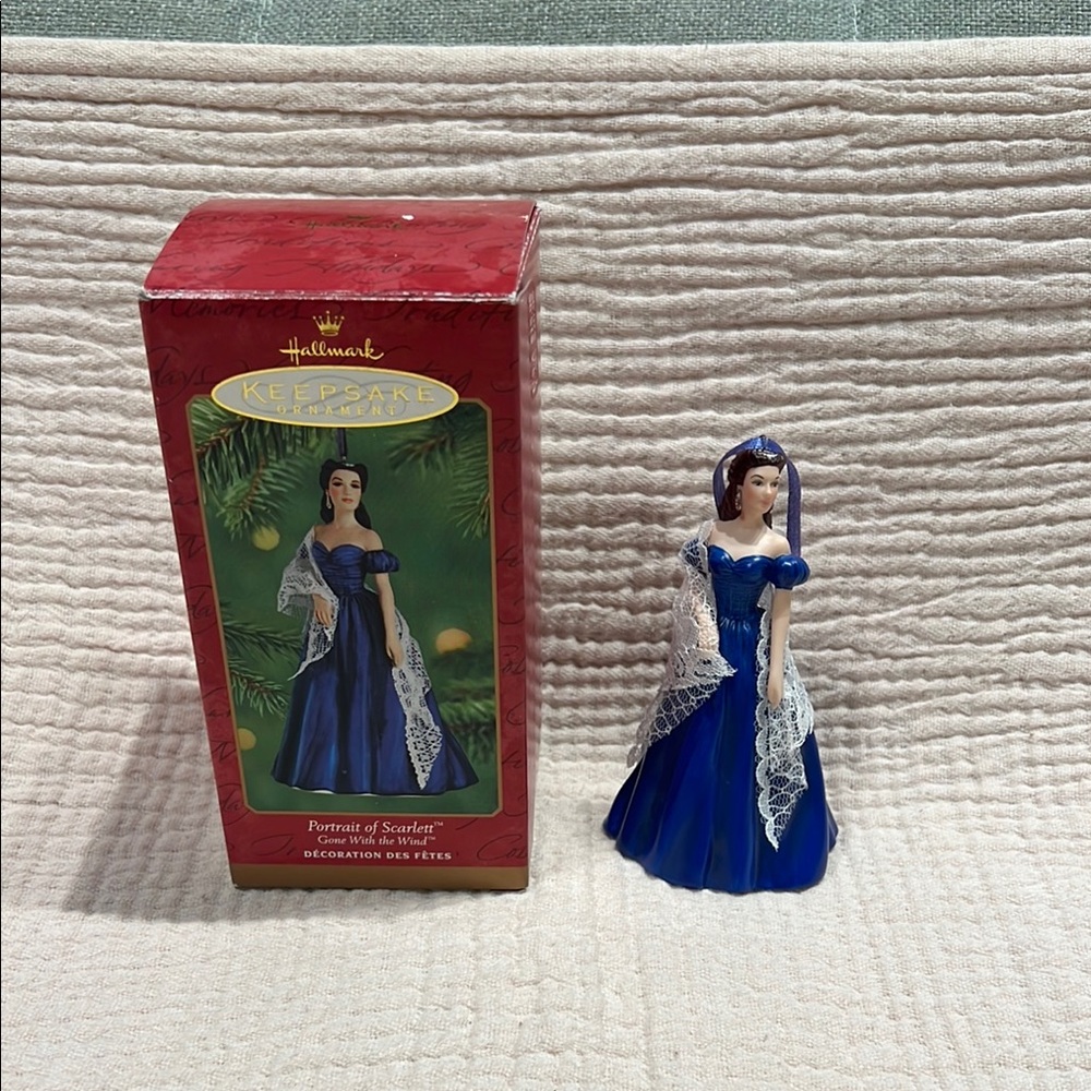 Hallmark Portrait of Scarlett O'hara 2001 Ornament Gone With The Wind Porcelain